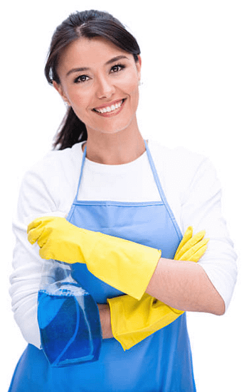 Femme avec des gants et des produits de ménage