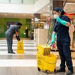 À quelle fréquence doit-on procéder au nettoyage d’un espace commercial?