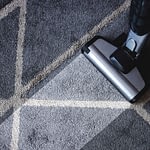 Entretien ménager commercial : l’importance du nettoyage des tapis d’hiver
